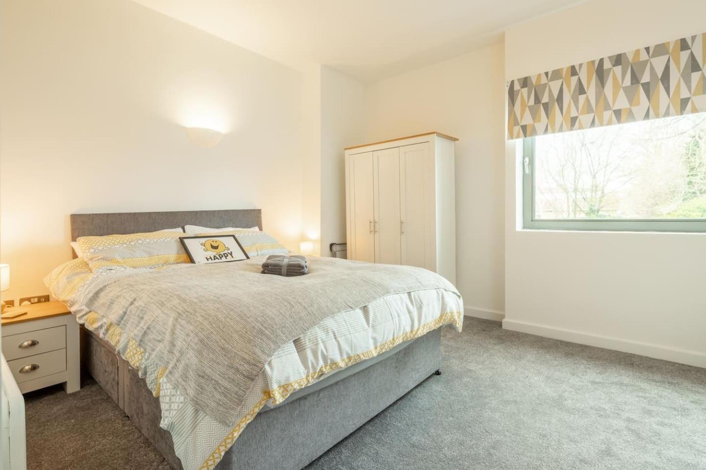 Central Bedford: Two Bedrooms, Breakfast Basket Екстер'єр фото